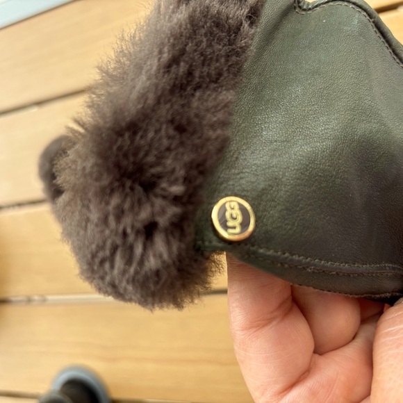 UGG Women's Leather gloves sheepskin collar & knit insert M Size - Picture 5 of 13